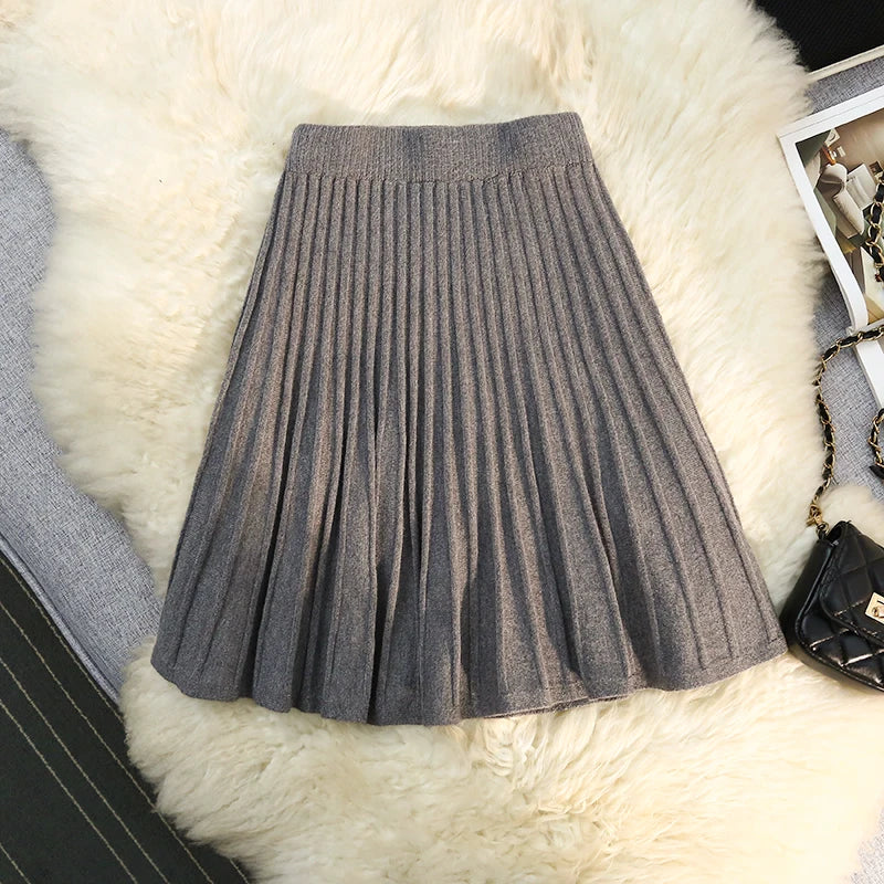 Pleated Short Skirt